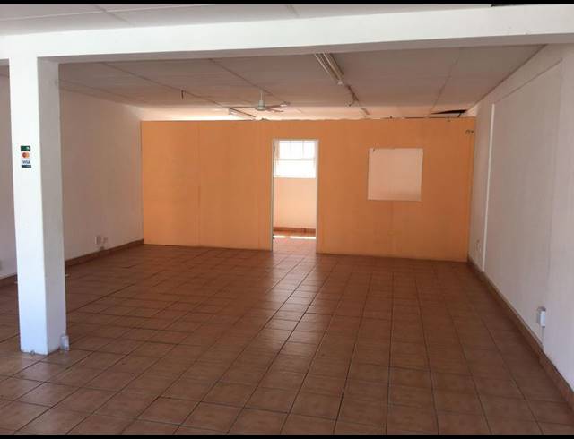 RETAIL PROPERTY TO RENT IN PRESTBURY